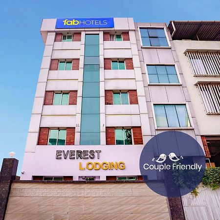 Fabhotel Everest Vashi Exterior foto