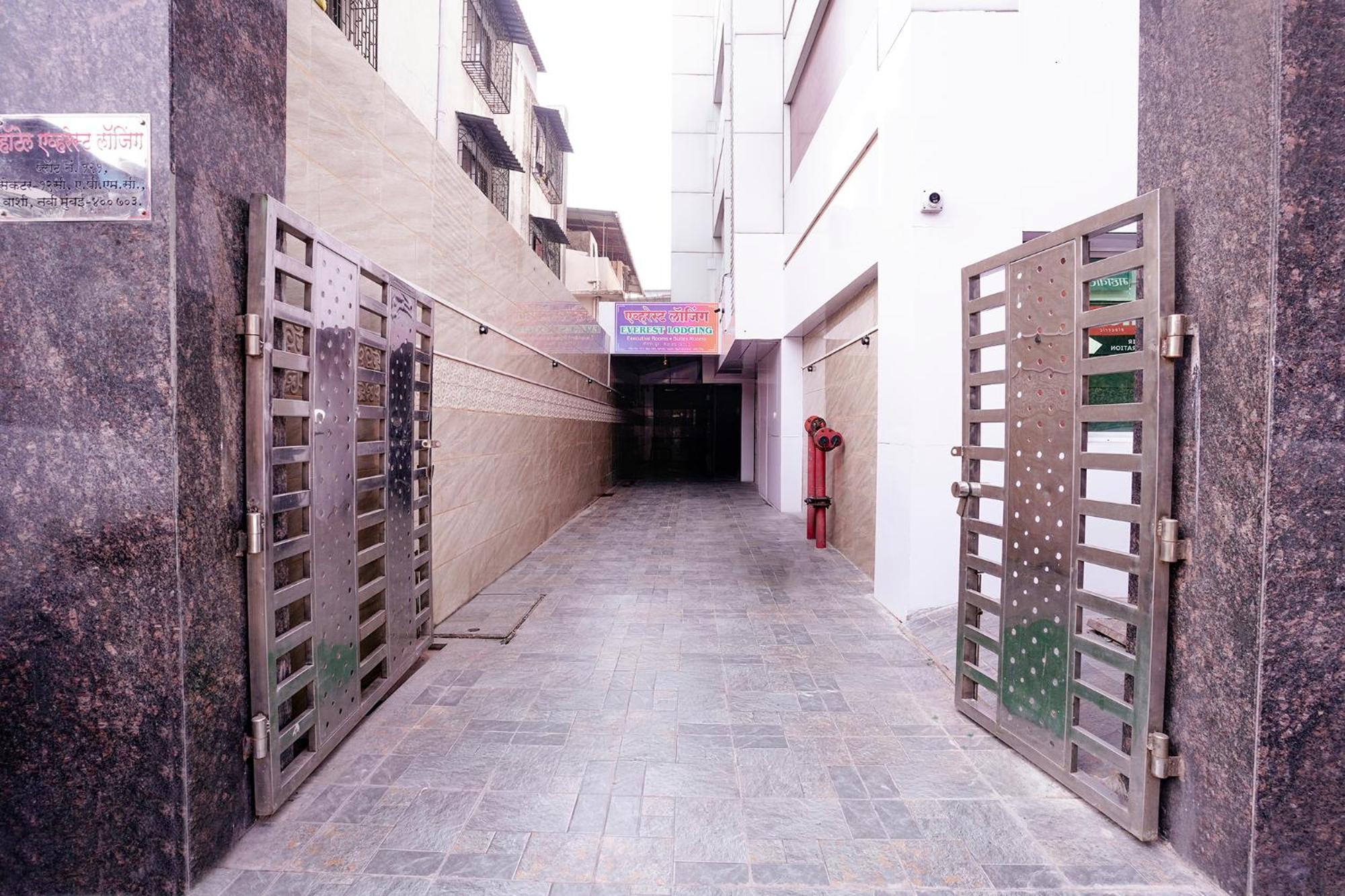 Fabhotel Everest Vashi Exterior foto