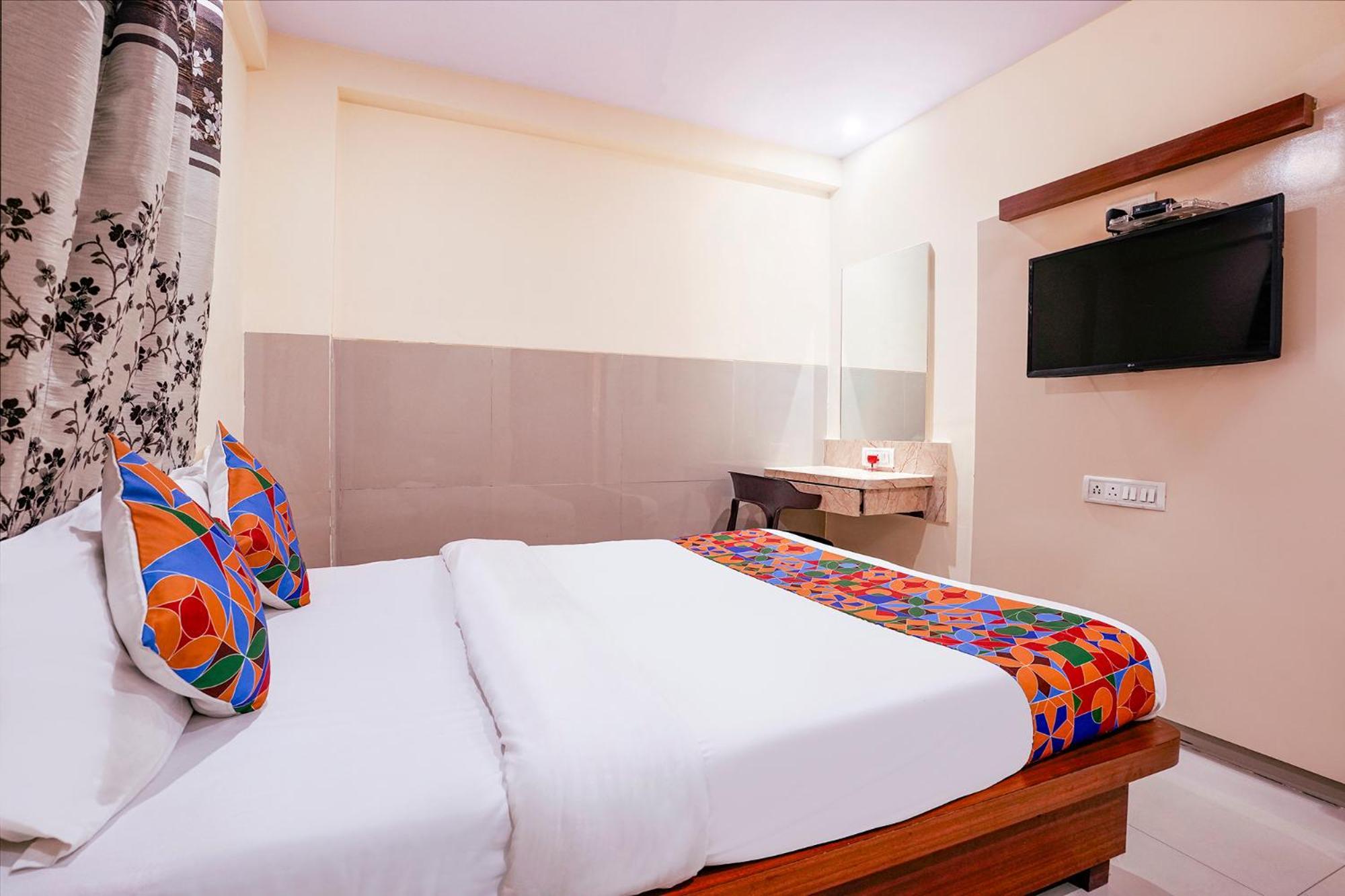 Fabhotel Everest Vashi Exterior foto