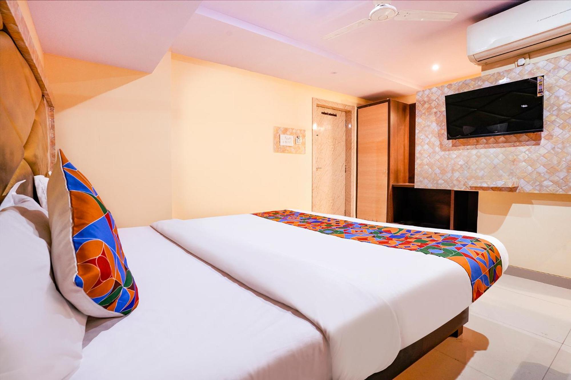 Fabhotel Everest Vashi Exterior foto